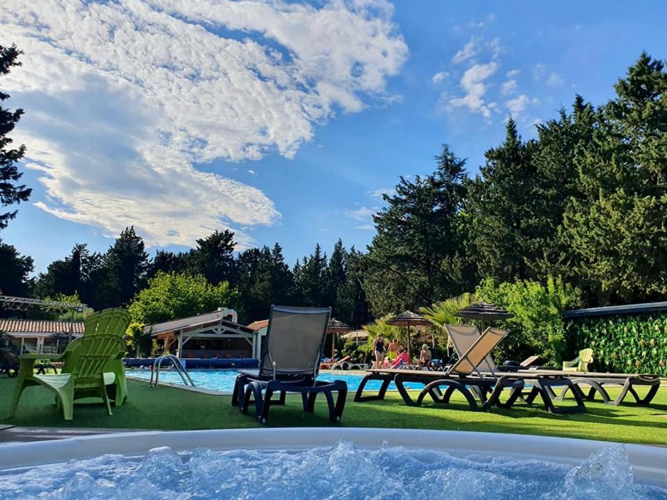 Les Hebergements Insolites Taradeau Exterior foto